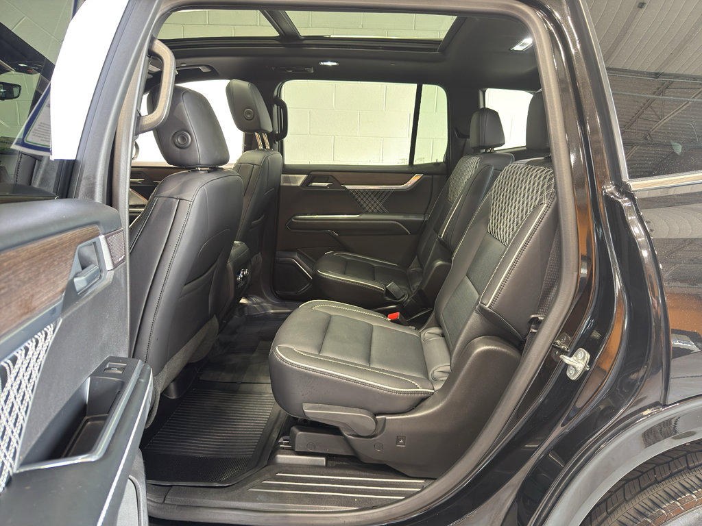 Used 2025 GMC Acadia Denali w/ Super Cruise Package AWD/4WD image 10