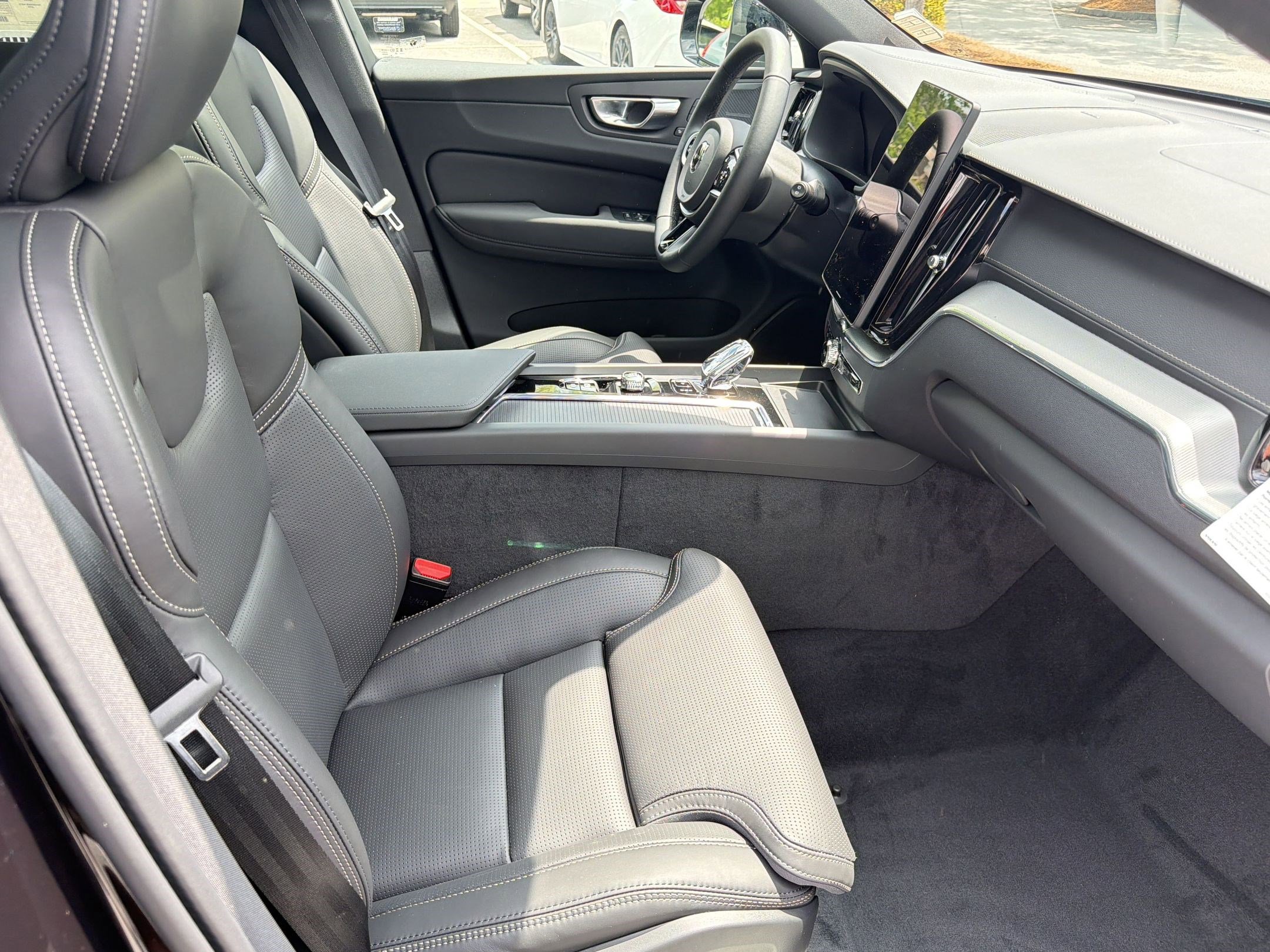 New 2026 Volvo XC60 B5 Ultra w/ Climate Package AWD/4WD image 30
