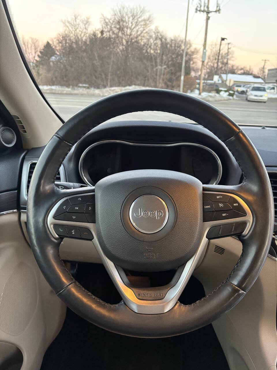 Used 2021 Jeep Grand Cherokee Limited AWD/4WD image 25
