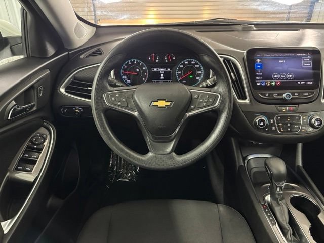 Used 2021 Chevrolet Malibu LT FWD image 14