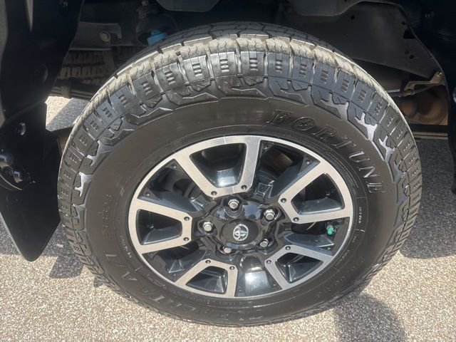 Used 2017 Toyota Tundra SR5 w/ TRD Off Road Package AWD/4WD image 12