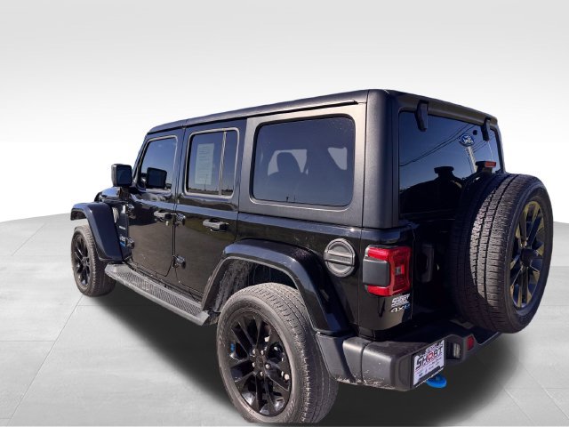 Used 2022 Jeep Wrangler Unlimited Sahara w/ Cold Weather Group AWD/4WD image 27