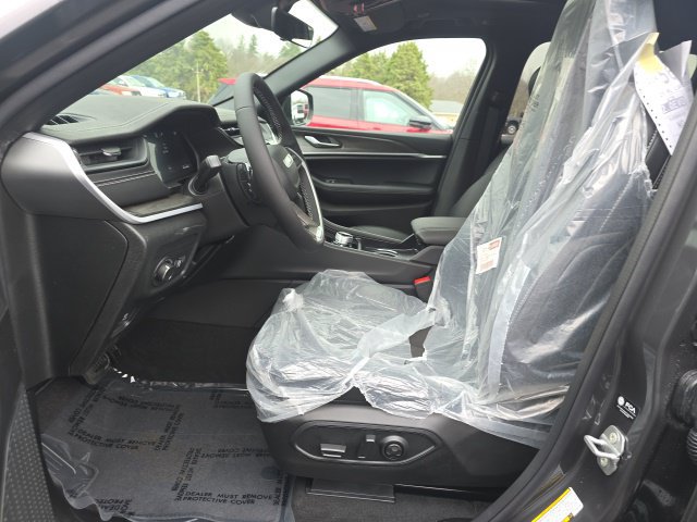 New 2026 Jeep Grand Cherokee Altitude AWD/4WD image 10