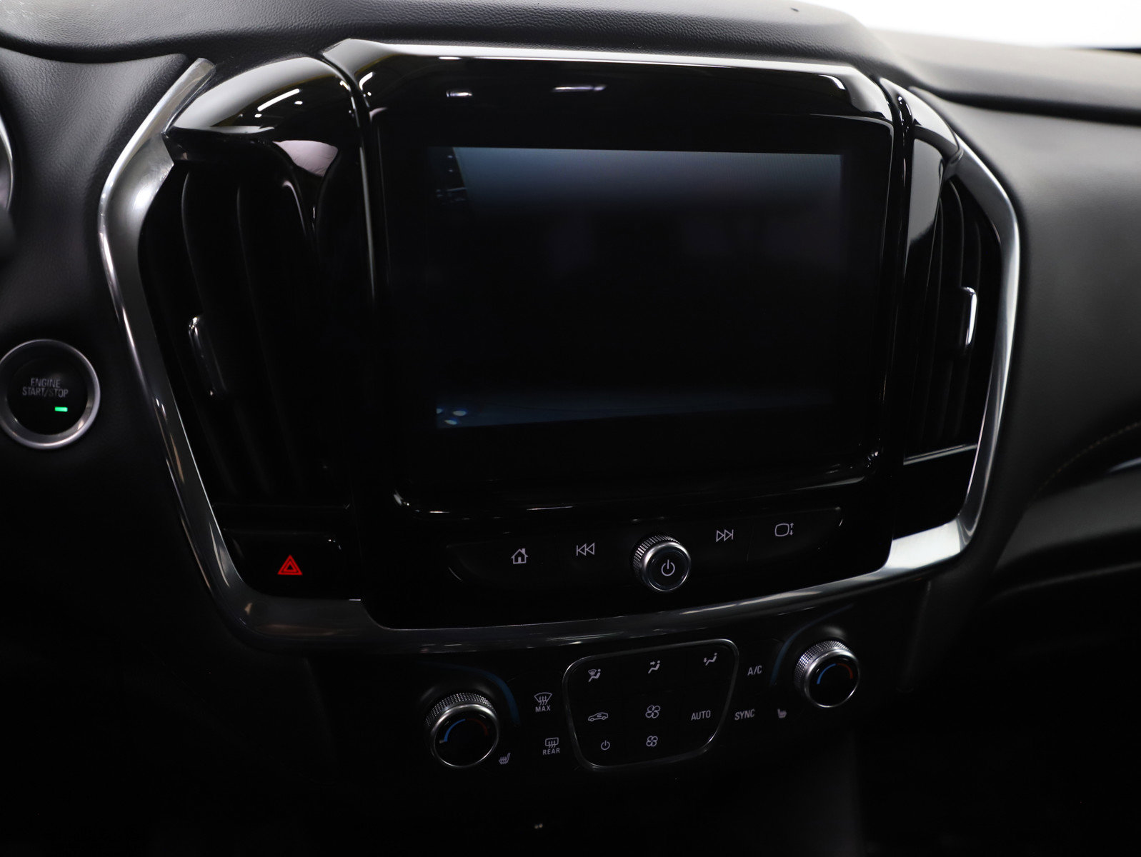 Used 2018 Chevrolet Traverse LT w/ LPO, Floor Liner Package image 23