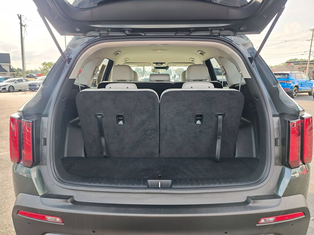 Used 2023 Kia Sorento S AWD/4WD image 9