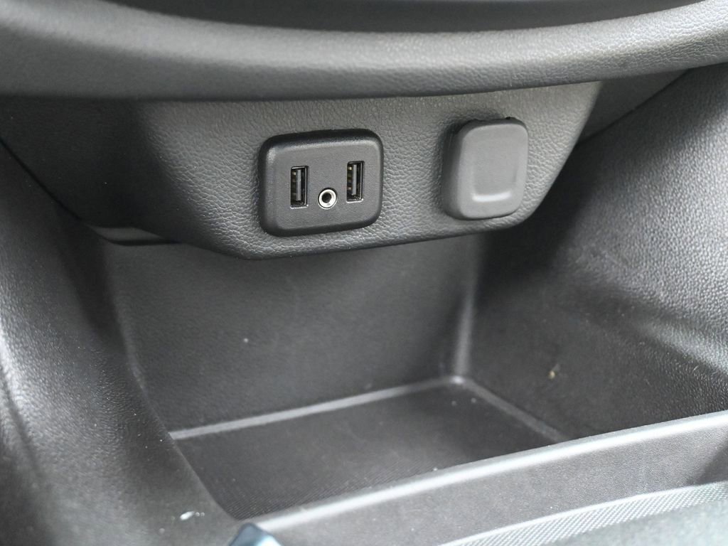 Used 2023 Chevrolet Traverse LS image 23