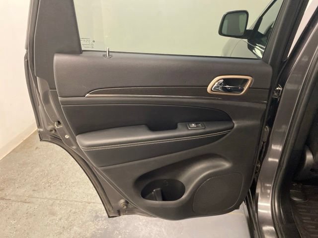 Used 2017 Jeep Grand Cherokee Limited AWD/4WD image 23