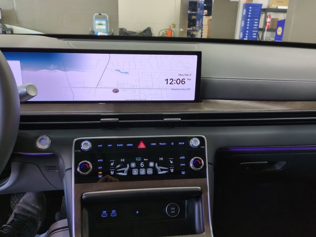 Used 2025 Genesis GV80 2.5T Advanced image 12