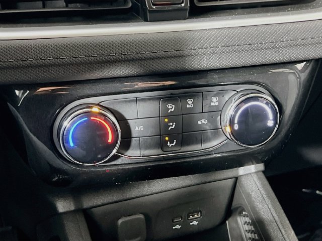Used 2024 Chevrolet TrailBlazer LT AWD/4WD image 19