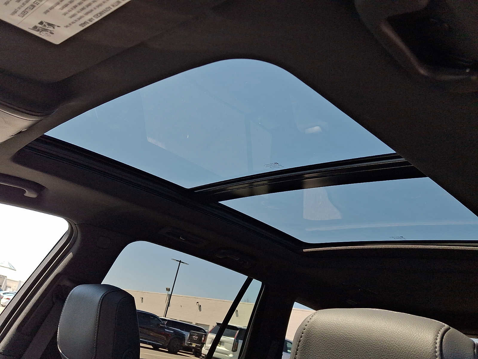 Used 2025 Cadillac XT6 Luxury image 16