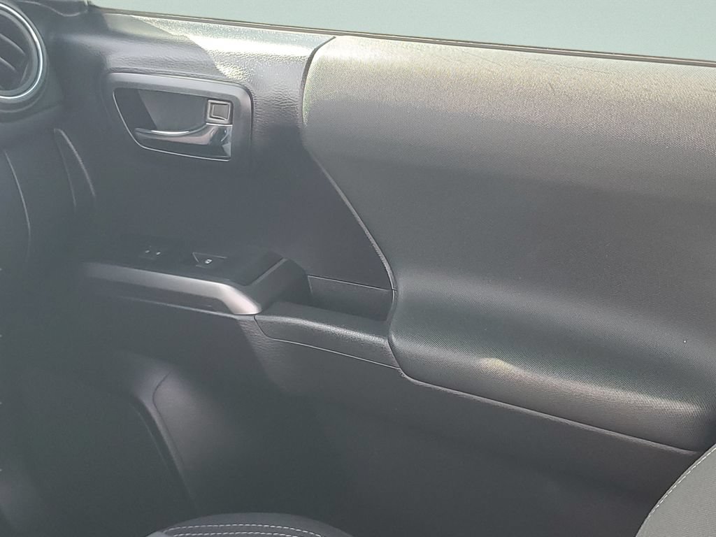 Certified 2020 Toyota Tacoma TRD Sport AWD/4WD image 13