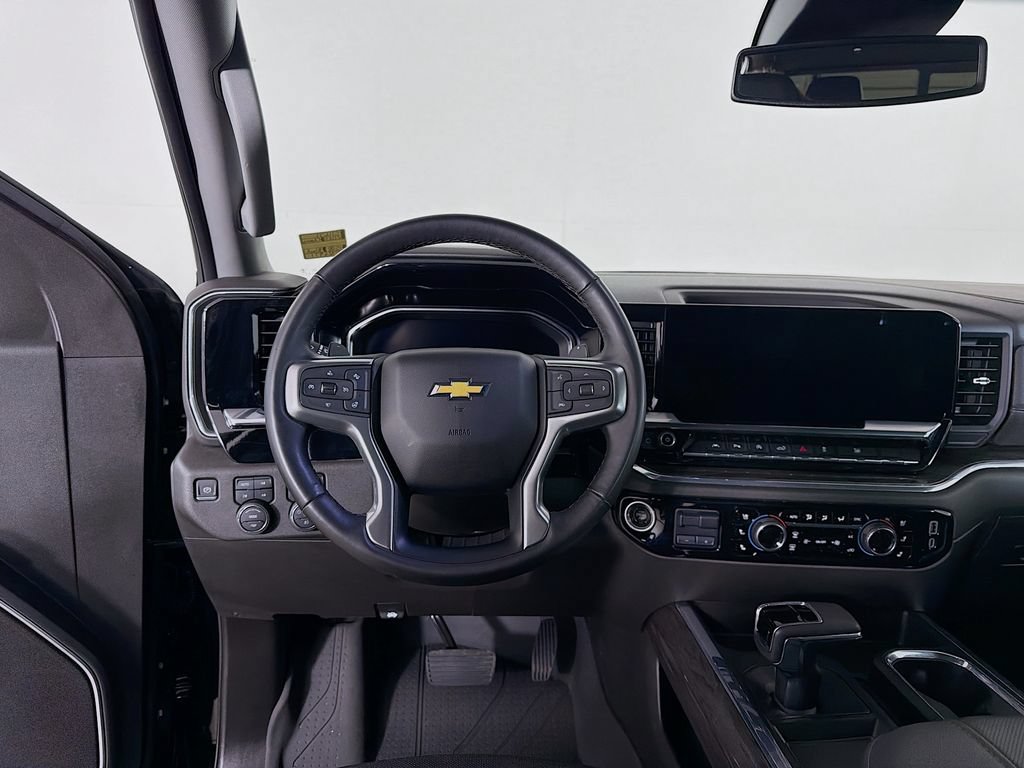 Used 2023 Chevrolet Silverado 1500 LTZ AWD/4WD image 20