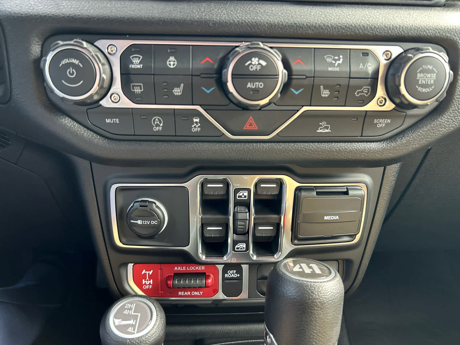 New 2026 Jeep Wrangler Unlimited Sport image 25