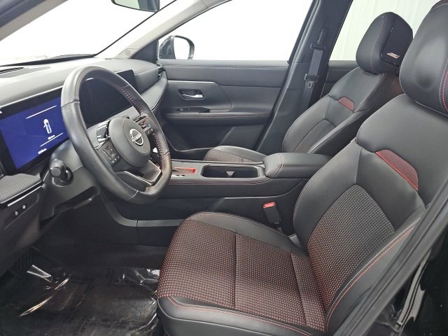 Used 2025 Nissan Kicks SR w/ SR Premium Package image 22