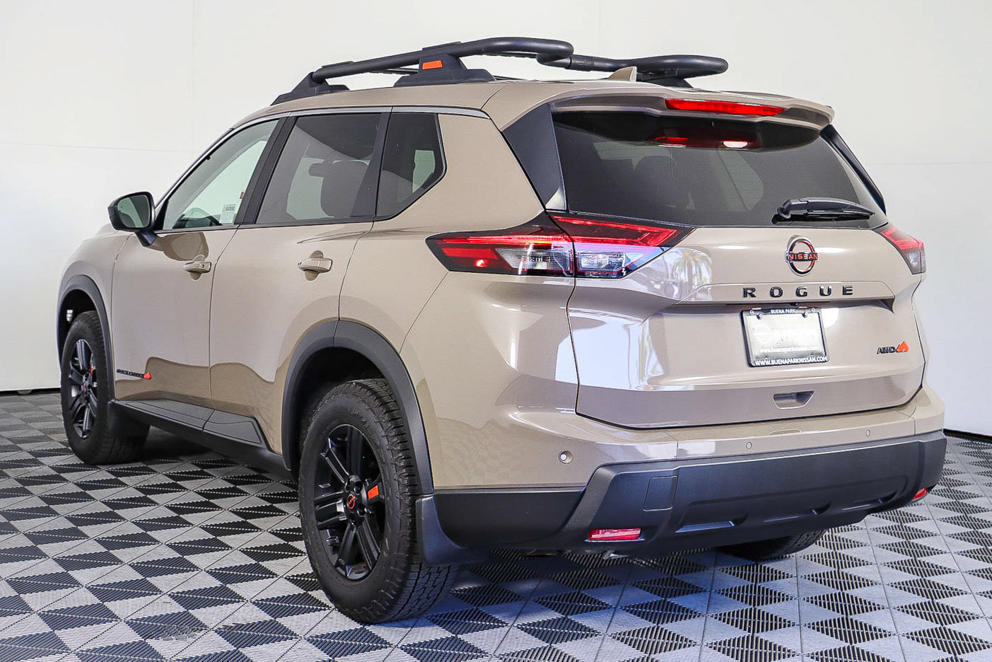 Certified 2025 Nissan Rogue SV AWD/4WD image 4