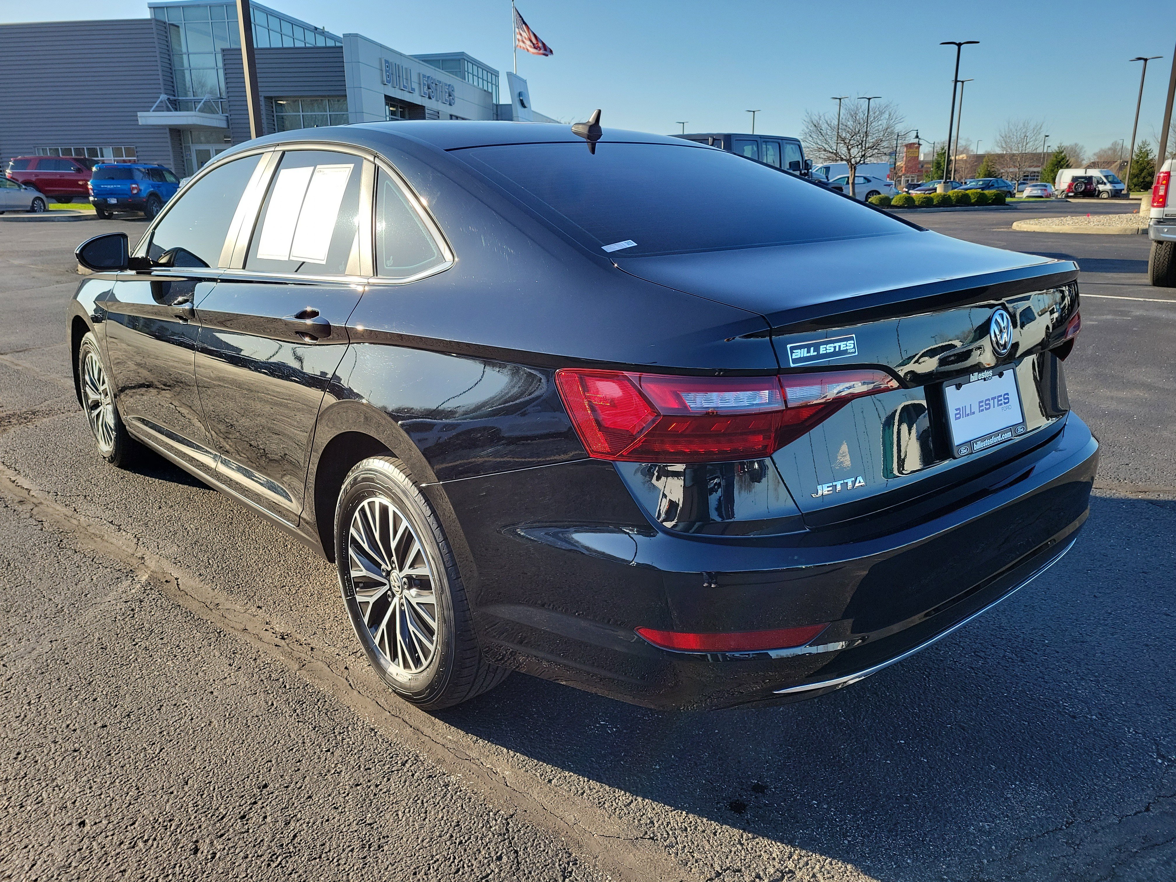 Used 2020 Volkswagen Jetta SE image 2