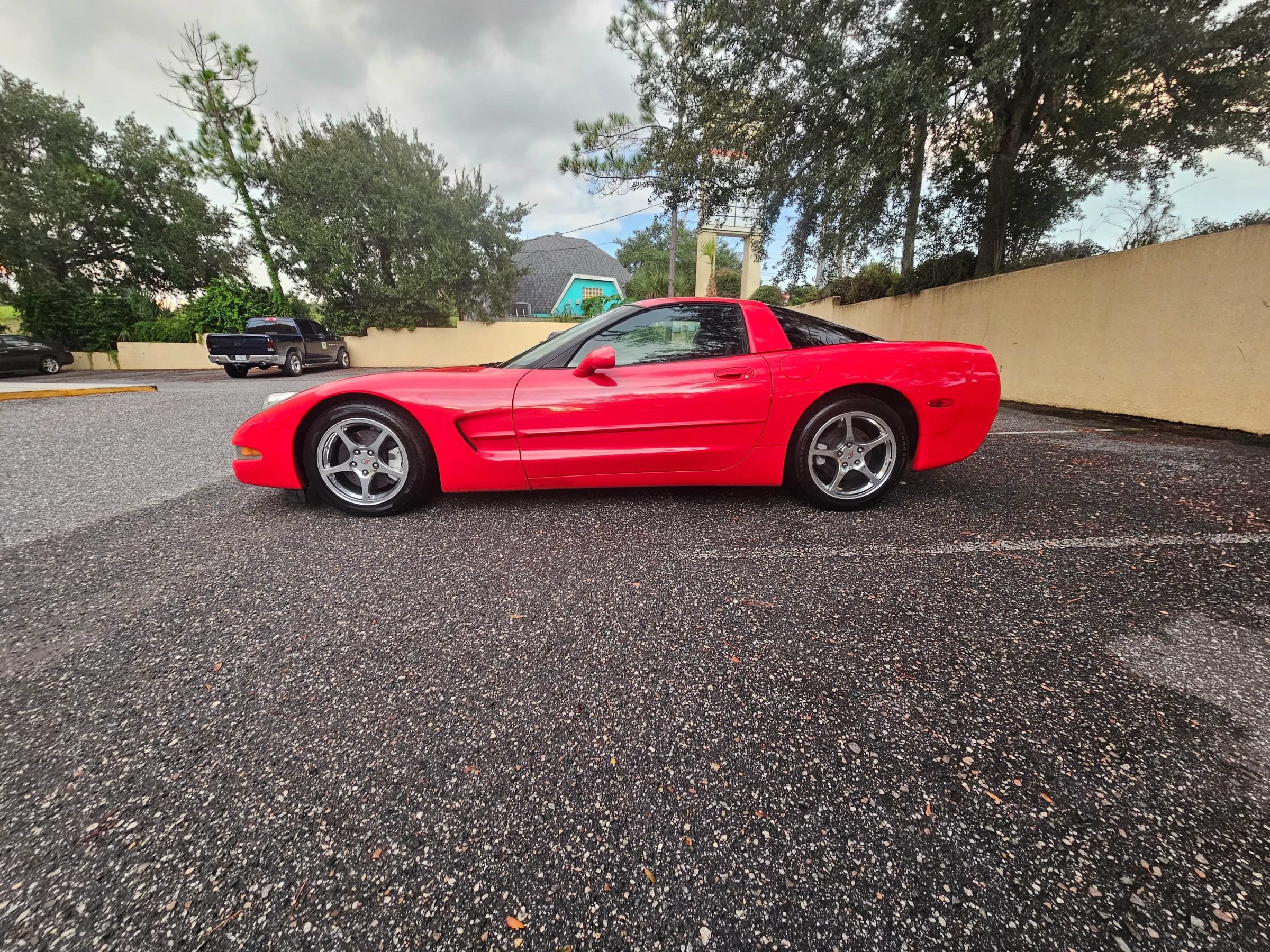 Used 2002 Chevrolet Corvette Coupe w/ Preferred Equipment Group2 RWD image 3