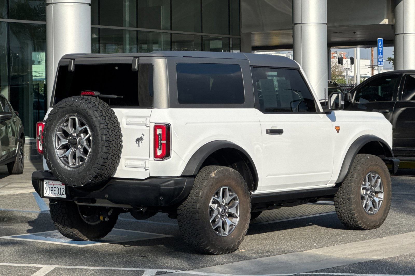 Used 2024 Ford Bronco Badlands image 5