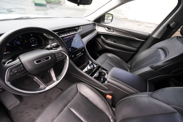 Used 2021 Jeep Grand Cherokee L Limited RWD image 24