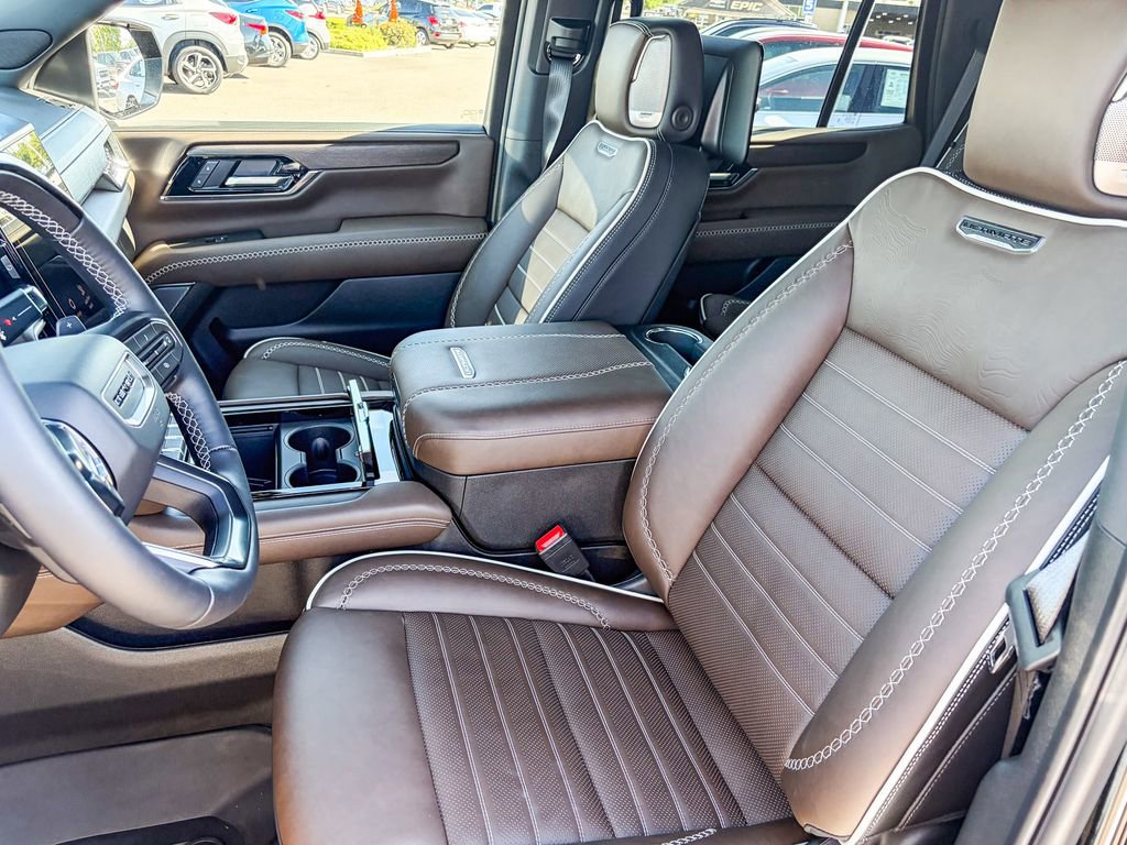 Used 2026 GMC Yukon Denali Ultimate w/ LPO, Floor Liner Package image 42