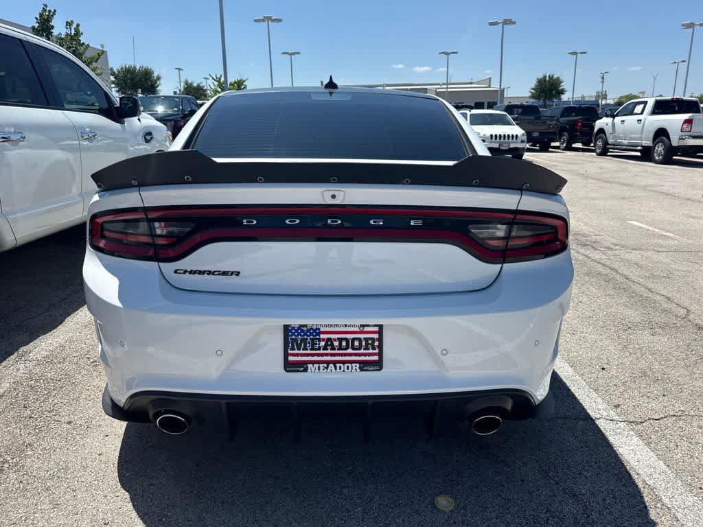 Used 2018 Dodge Charger R/T RWD image 2