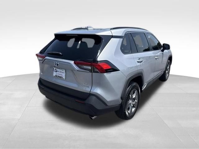 Used 2024 Toyota RAV4 LE AWD/4WD image 5