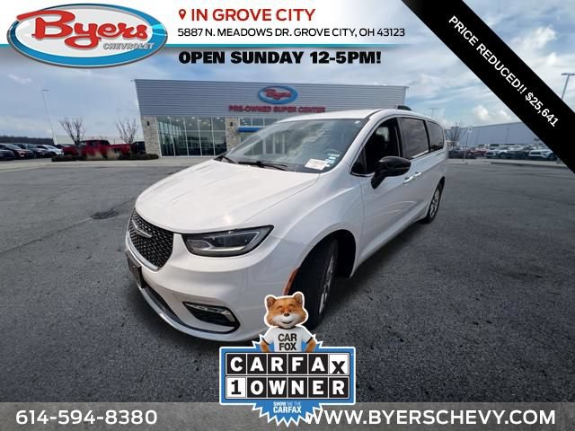 Used 2025 Chrysler Pacifica Select