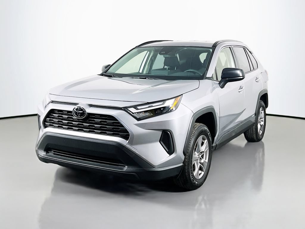 Used 2025 Toyota RAV4 LE AWD/4WD image 3