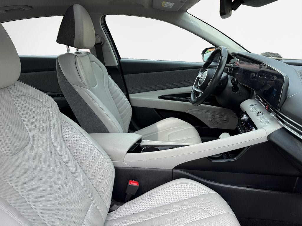 Used 2024 Hyundai Elantra Limited FWD image 30