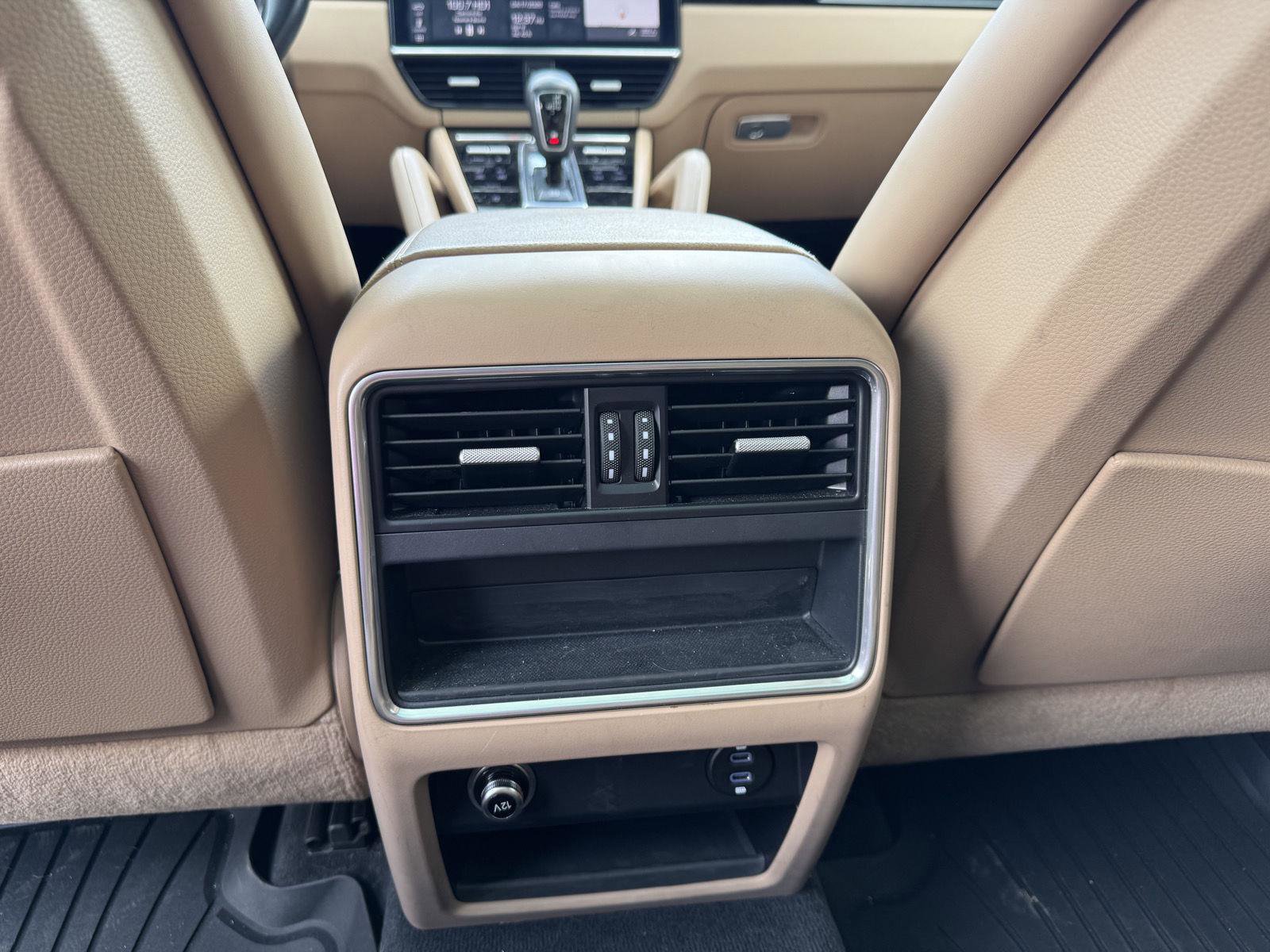 Used 2020 Porsche Cayenne AWD/4WD image 18