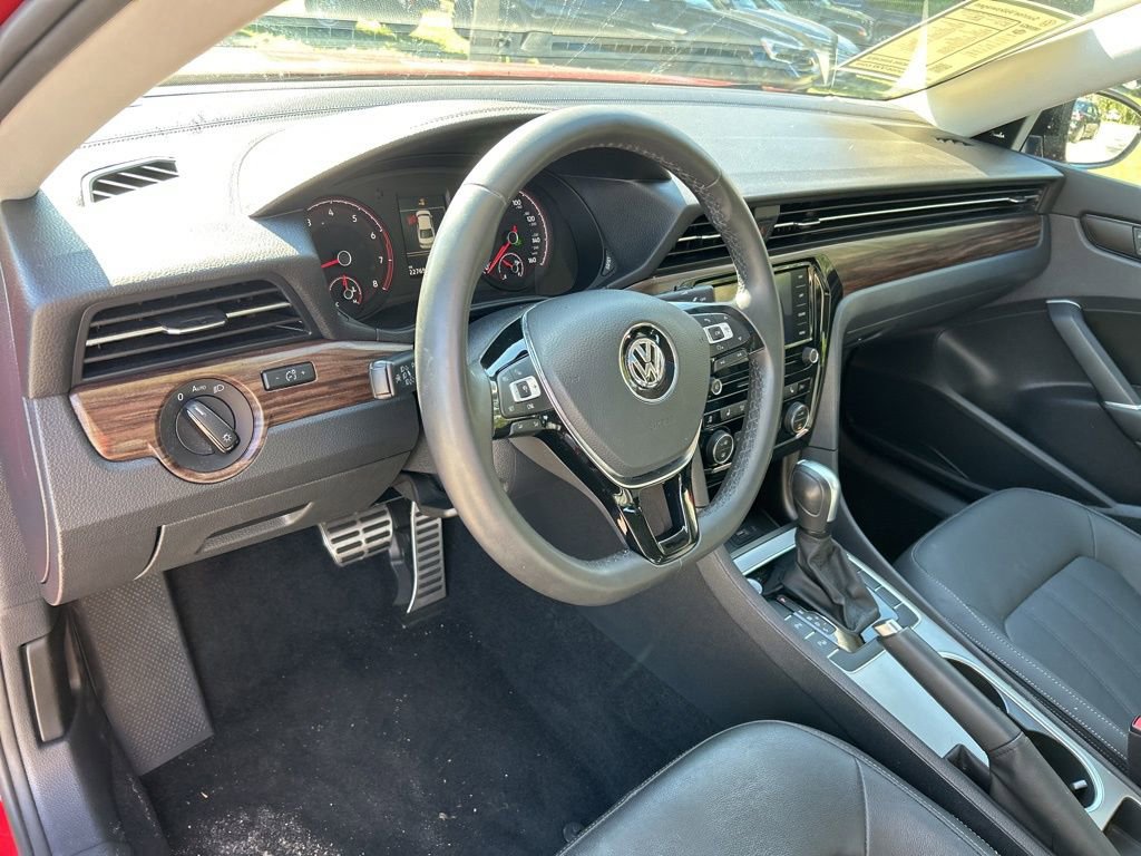 Used 2022 Volkswagen Passat 2.0T image 23
