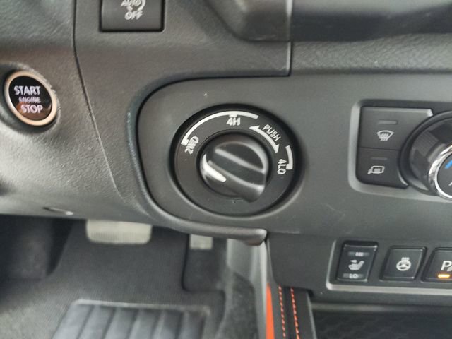 Used 2025 Nissan Frontier PRO-4X w/ Pro Convenience Package image 26