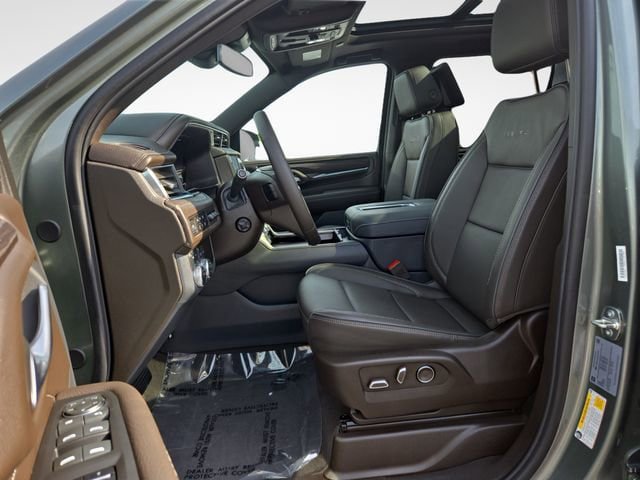 Used 2024 GMC Yukon XL Denali AWD/4WD image 17