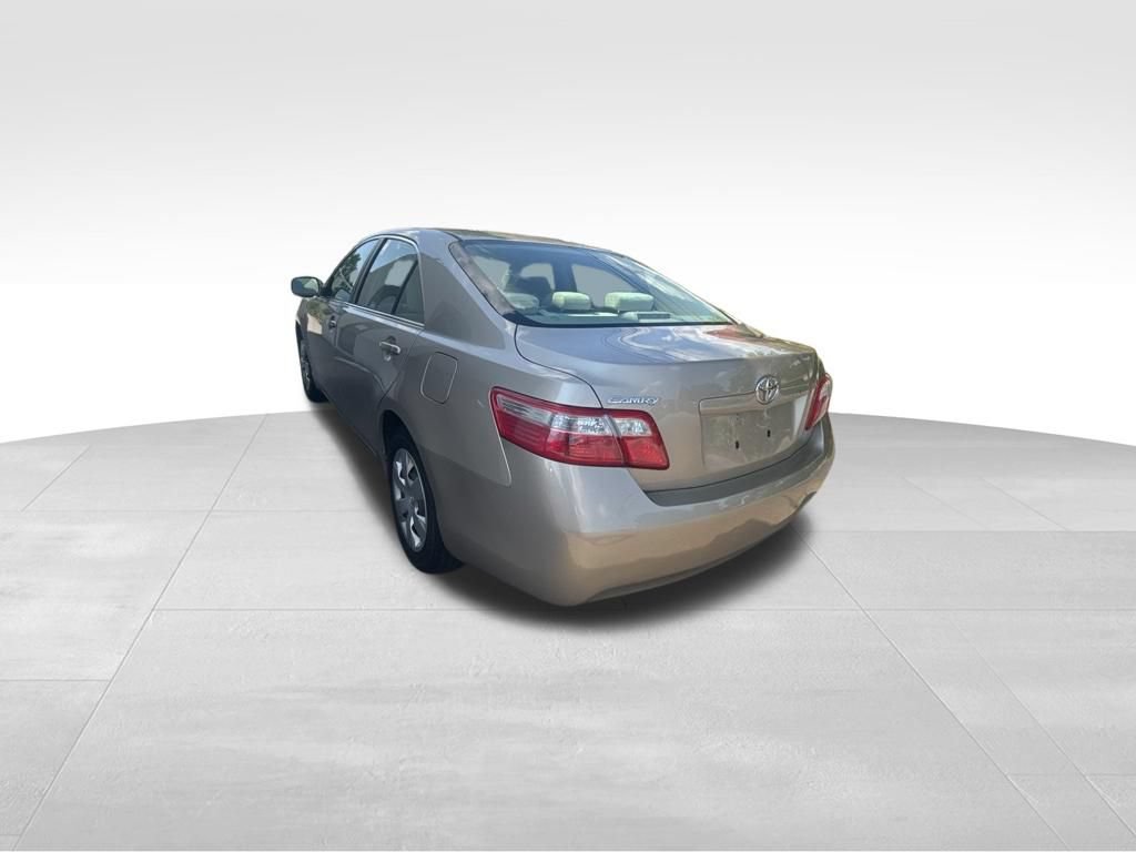 Used 2009 Toyota Camry LE FWD image 4