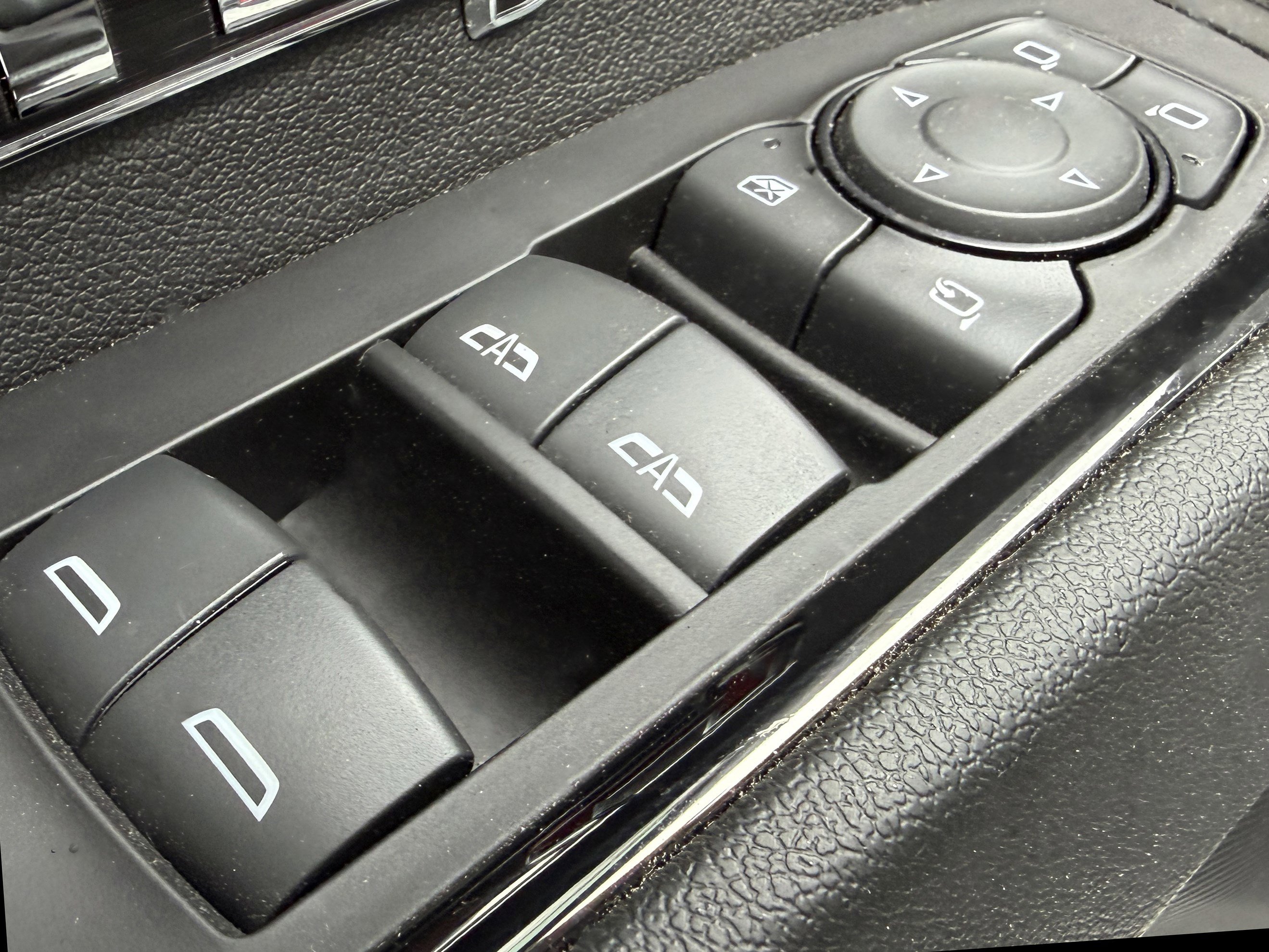 Used 2024 GMC Sierra 1500 AT4 w/ Technology Package AWD/4WD image 6