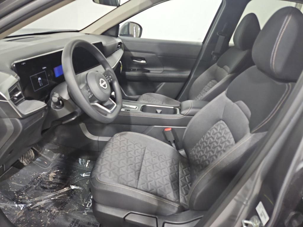 New 2025 Nissan Kicks SV w/ SV Premium Package image 9