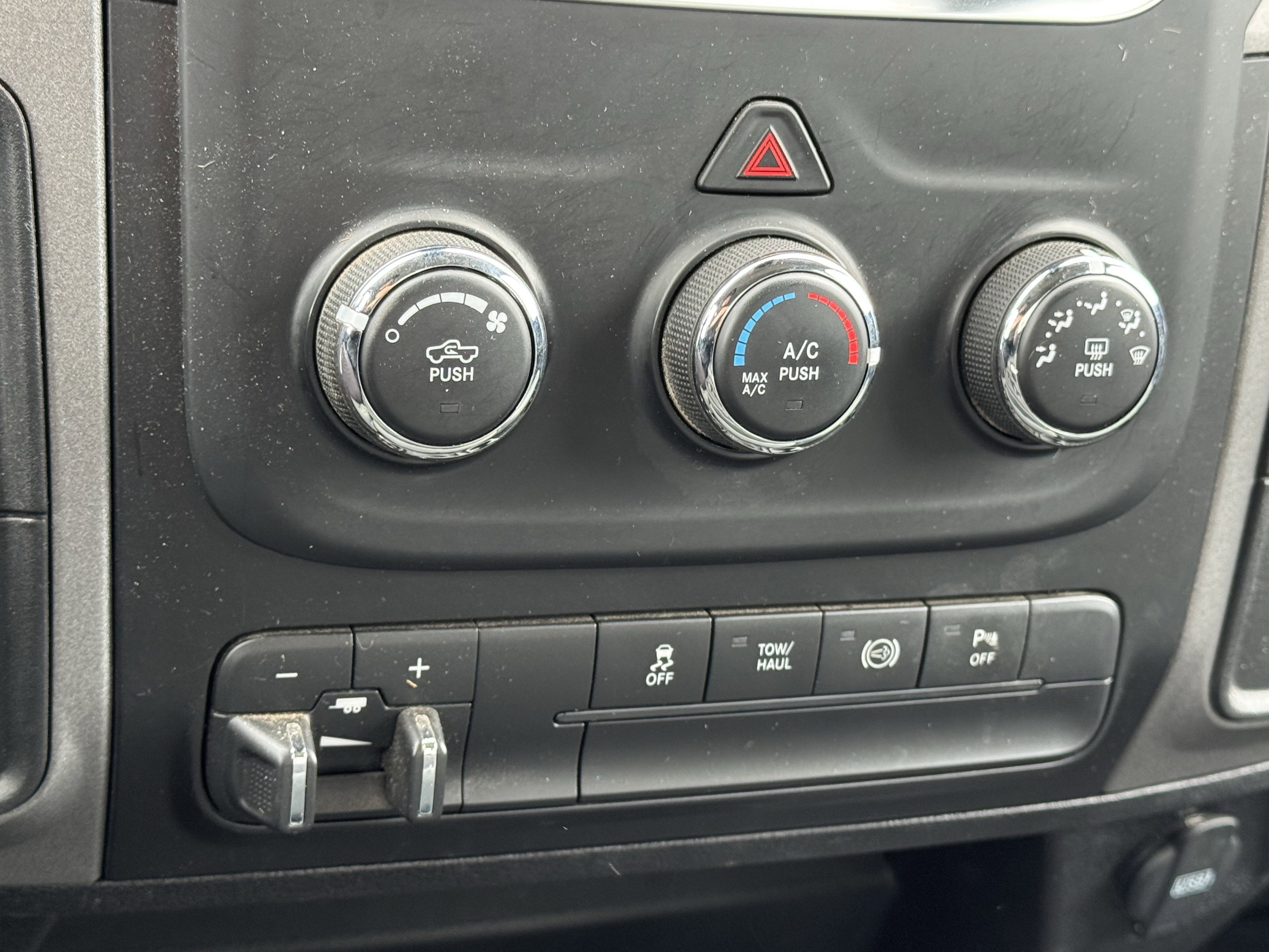 Used 2015 RAM 2500 Tradesman w/ Chrome Appearance Group image 10