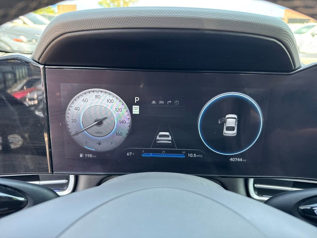 Used 2025 Hyundai Elantra SEL image 19