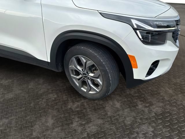 Used 2024 Kia Seltos S AWD/4WD image 9
