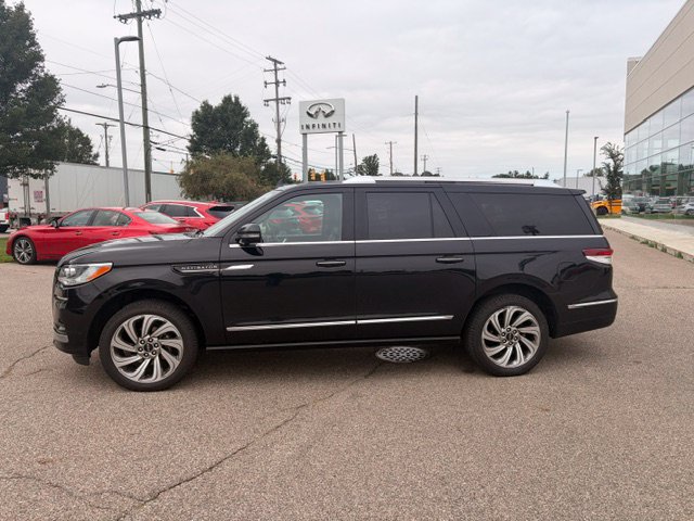 Used 2022 Lincoln Navigator L Reserve AWD/4WD image 4