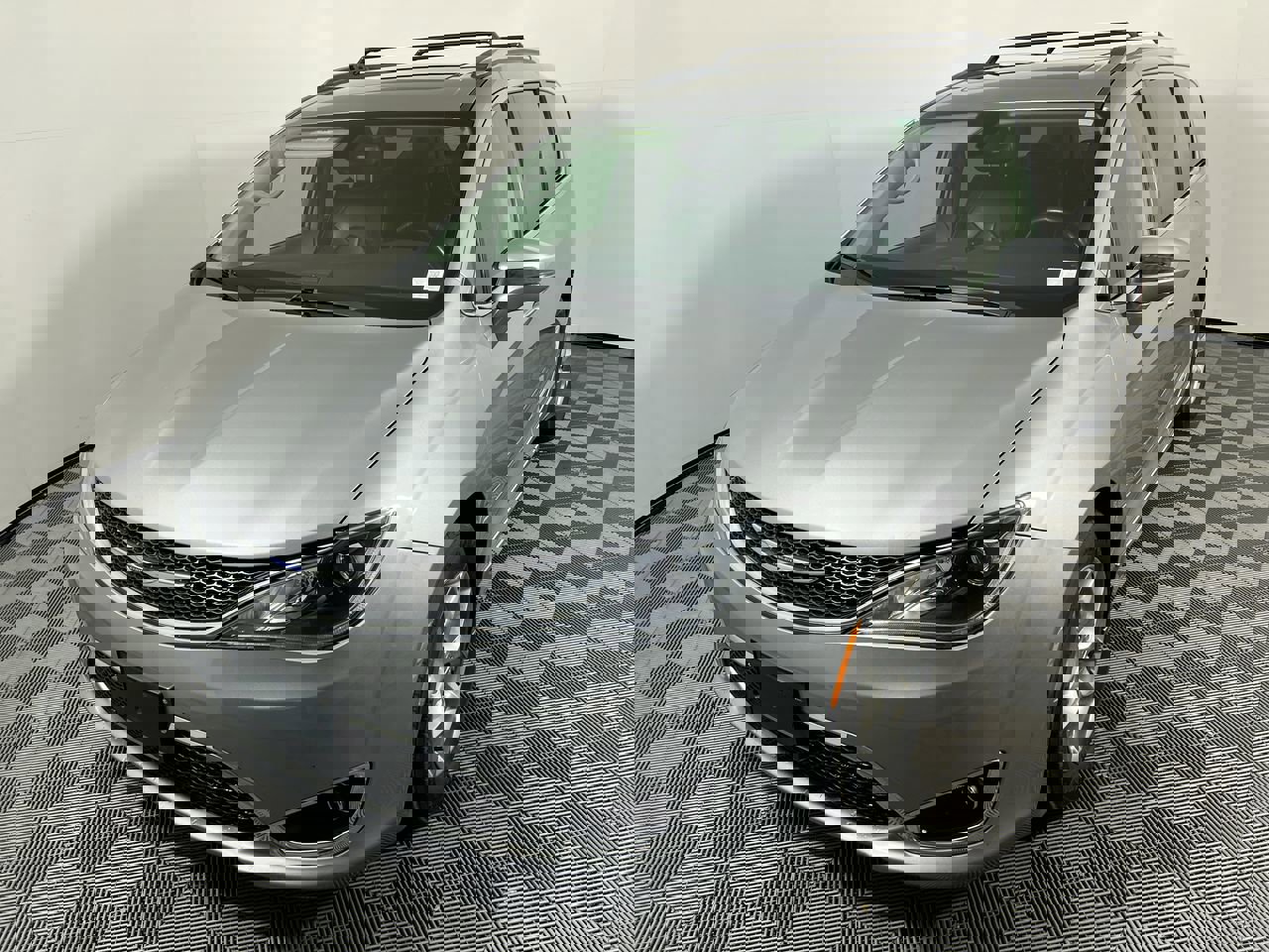 Used 2018 Chrysler Pacifica Limited image 7