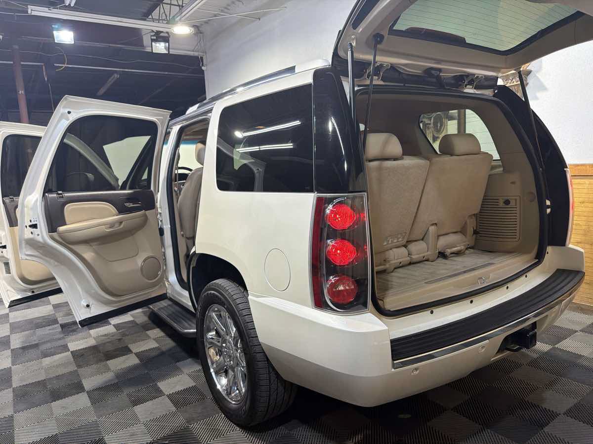Used 2014 GMC Yukon Denali RWD image 14