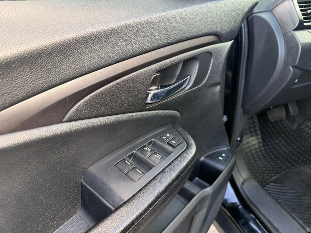 Used 2017 Honda Pilot EX-L image 17