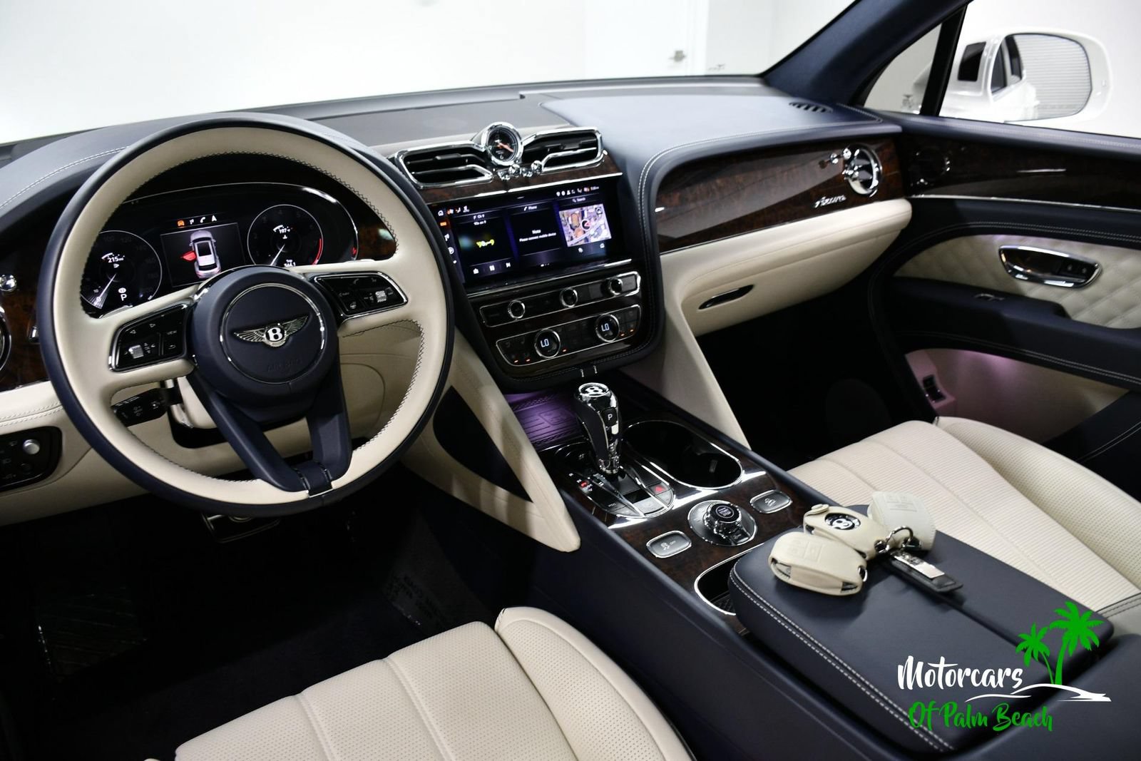 Used 2023 Bentley Bentayga AWD/4WD image 34