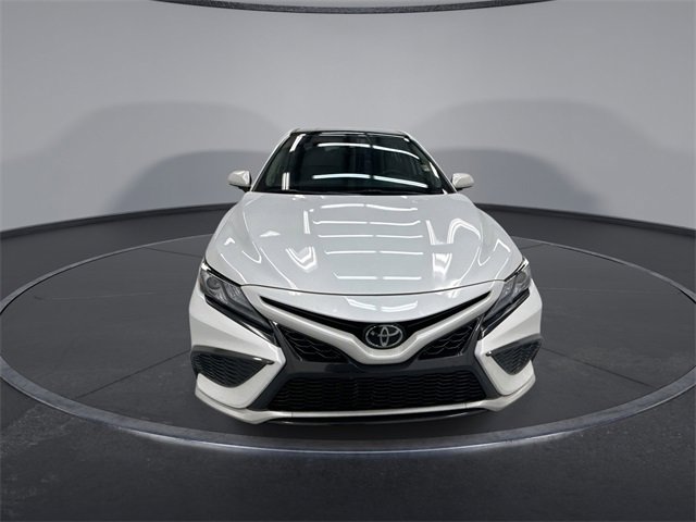 Used 2022 Toyota Camry XSE image 3