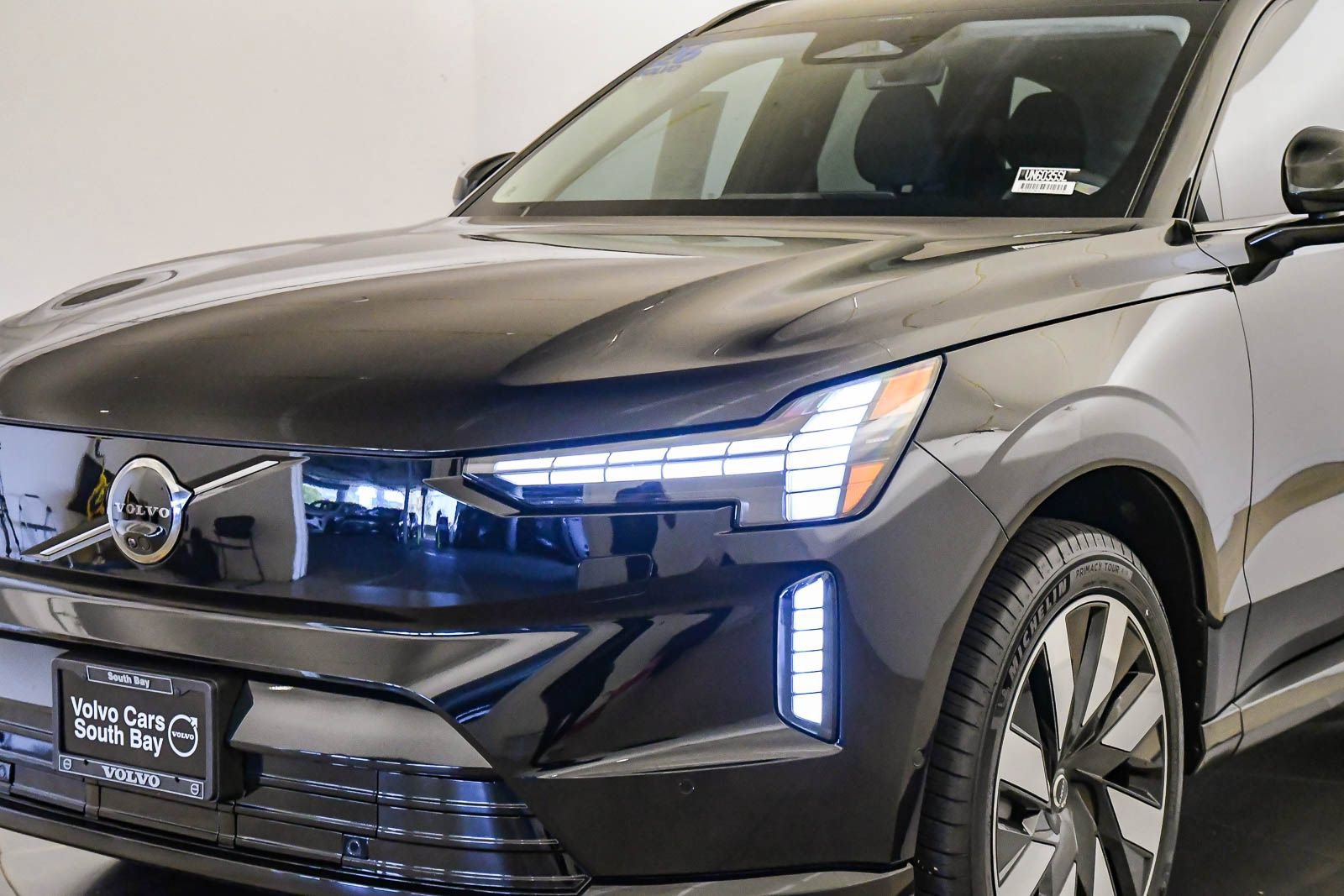 Certified 2026 Volvo EX90 Plus AWD/4WD image 8