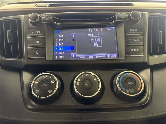 Used 2018 Toyota RAV4 LE image 22