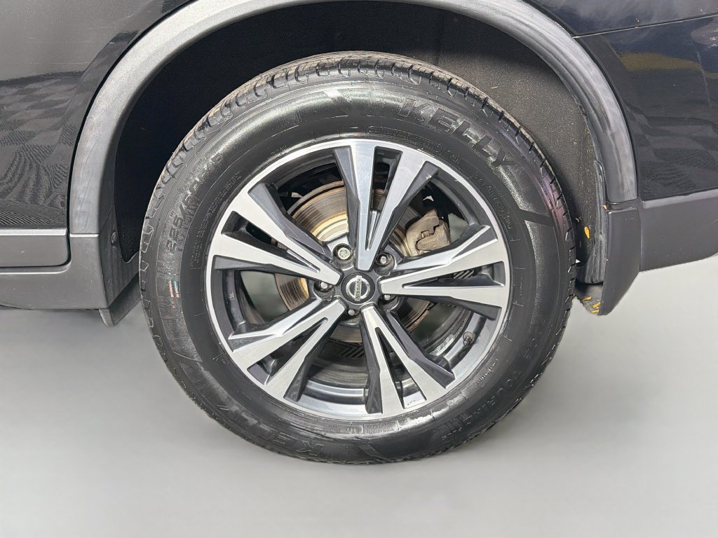 Used 2019 Nissan Rogue SV w/ Sun & Sound Touring Package AWD/4WD image 31