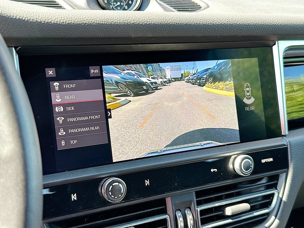 Certified 2023 Porsche Macan AWD/4WD image 17