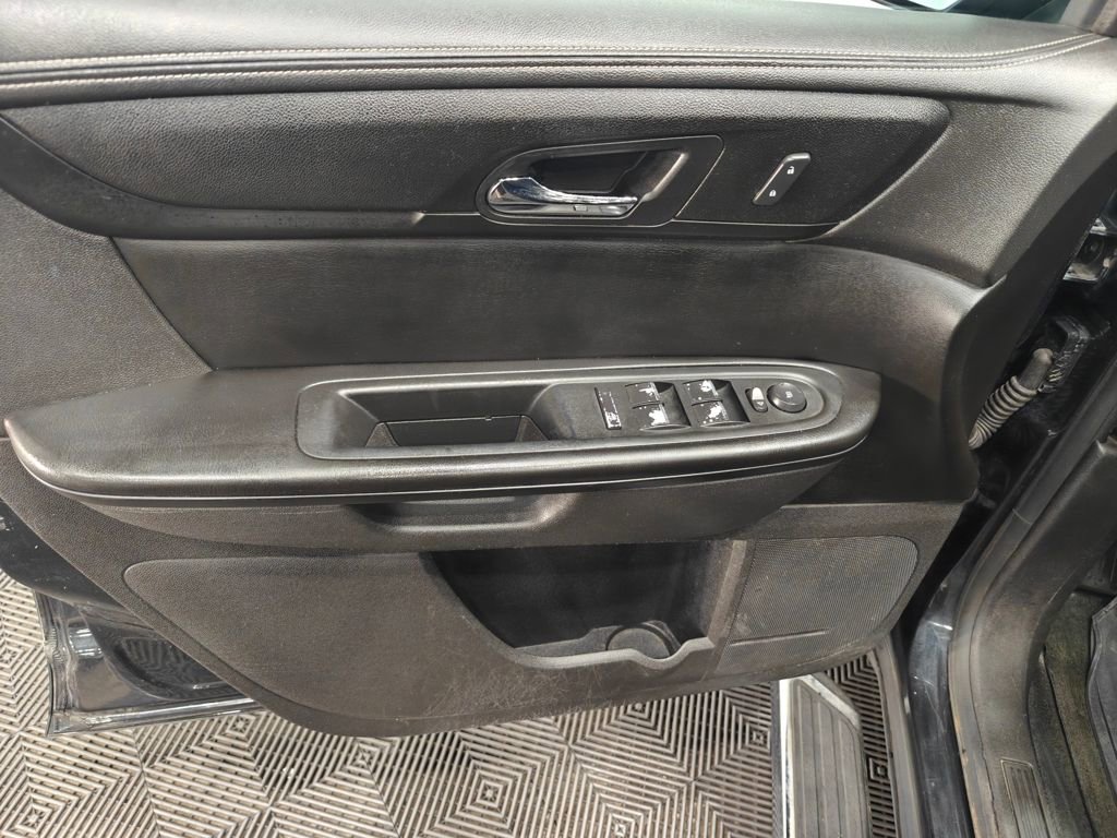 Used 2013 Chevrolet Traverse LT w/ All-Star Edition image 36